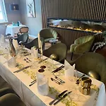 Wellnesshotel Waldquartier Gmbh *