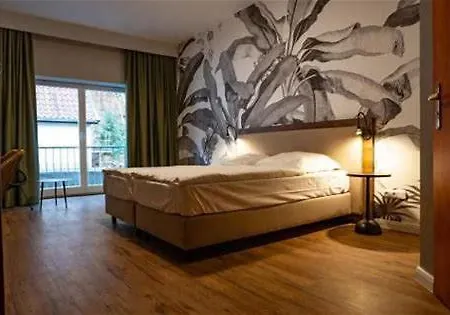 Wellnesshotel Waldquartier Gmbh Otel