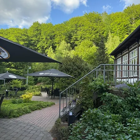 Wellnesshotel Waldquartier Gmbh *